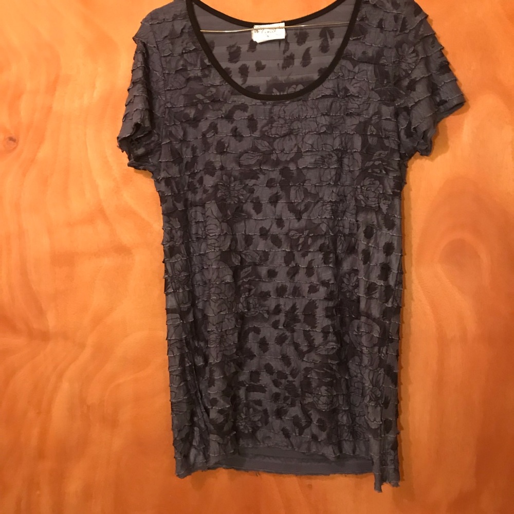 Flower and animal print top size xl